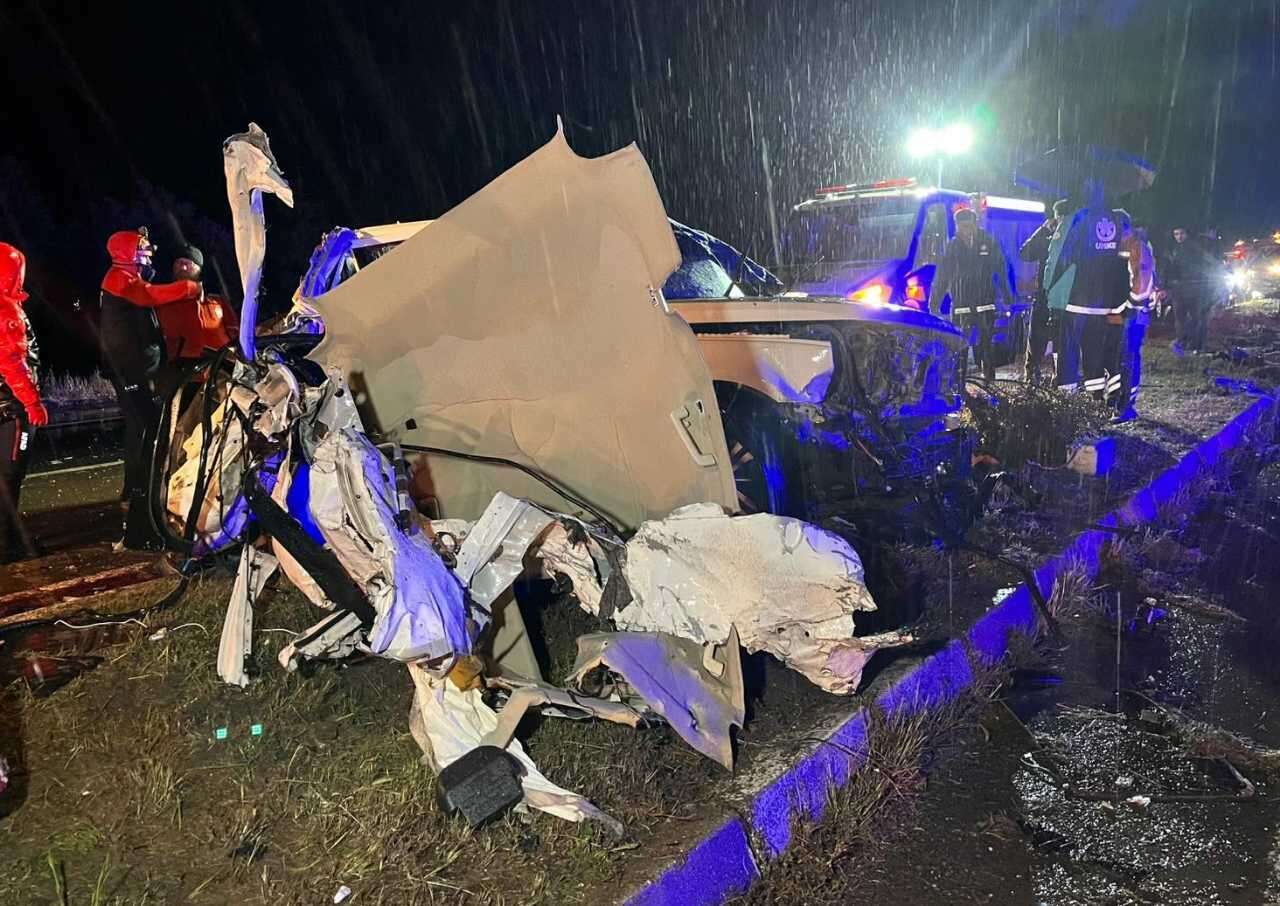 Uşak'ta feci kaza: 4 ölü, 17 yaralı 1